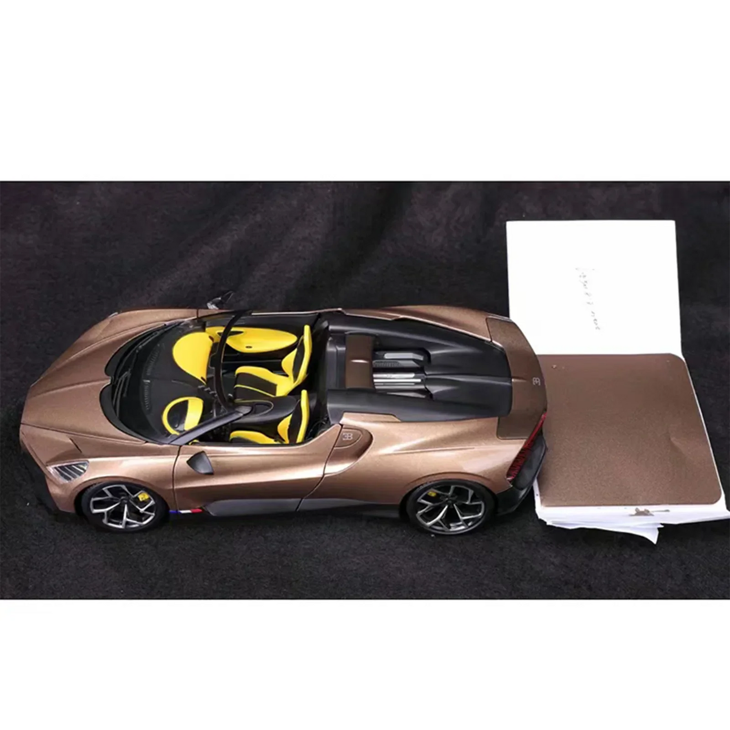 Bugatti W16 Mistral Gold Version Alloy Miniature Bugatti Supercar Mistral Diecast Model