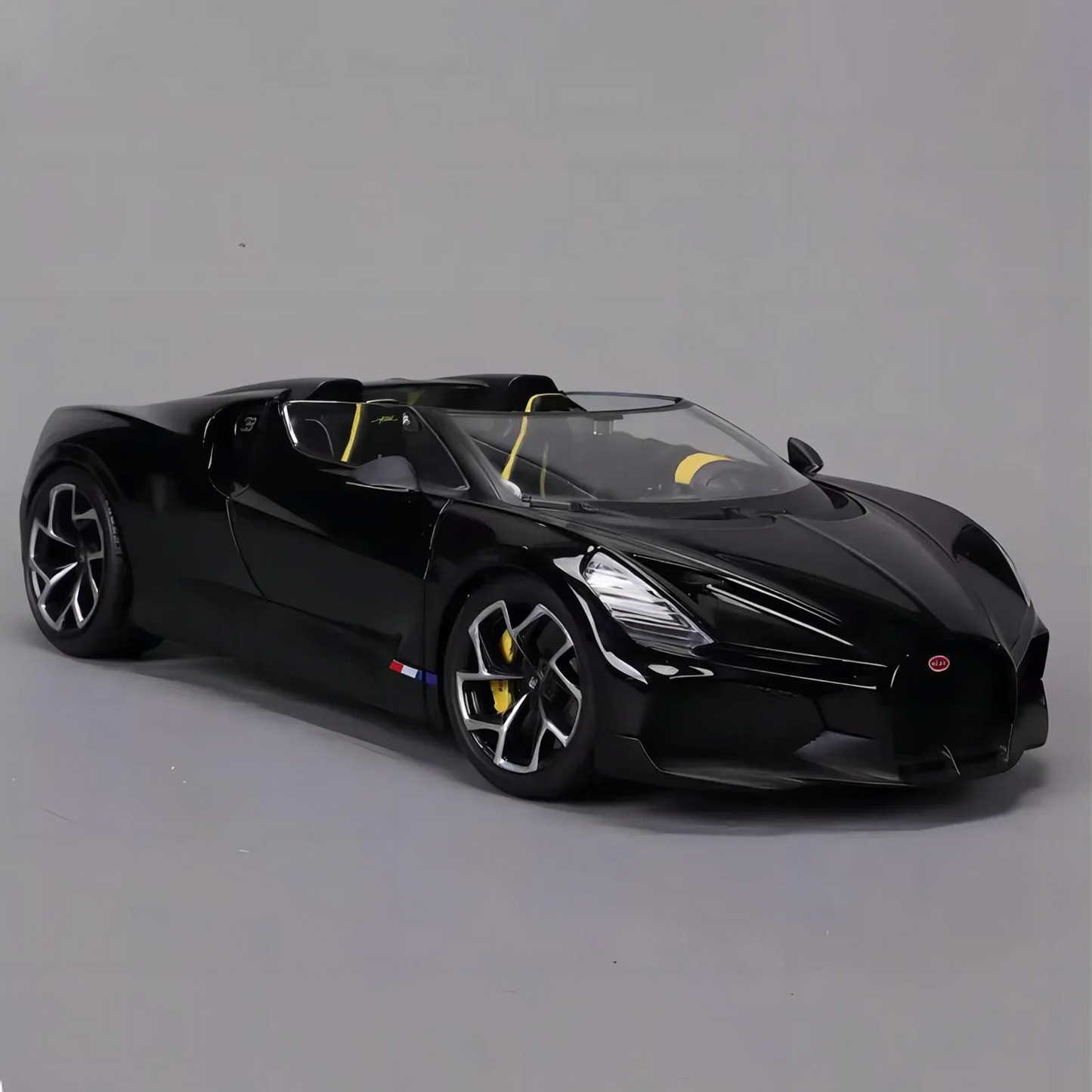 Bugatti W16 Mistral Gold Version Alloy Miniature Bugatti Supercar Mistral Diecast Model